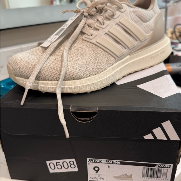 Adidas Men’s Ultradream DNA Running Shoes - Picture 4 of 5